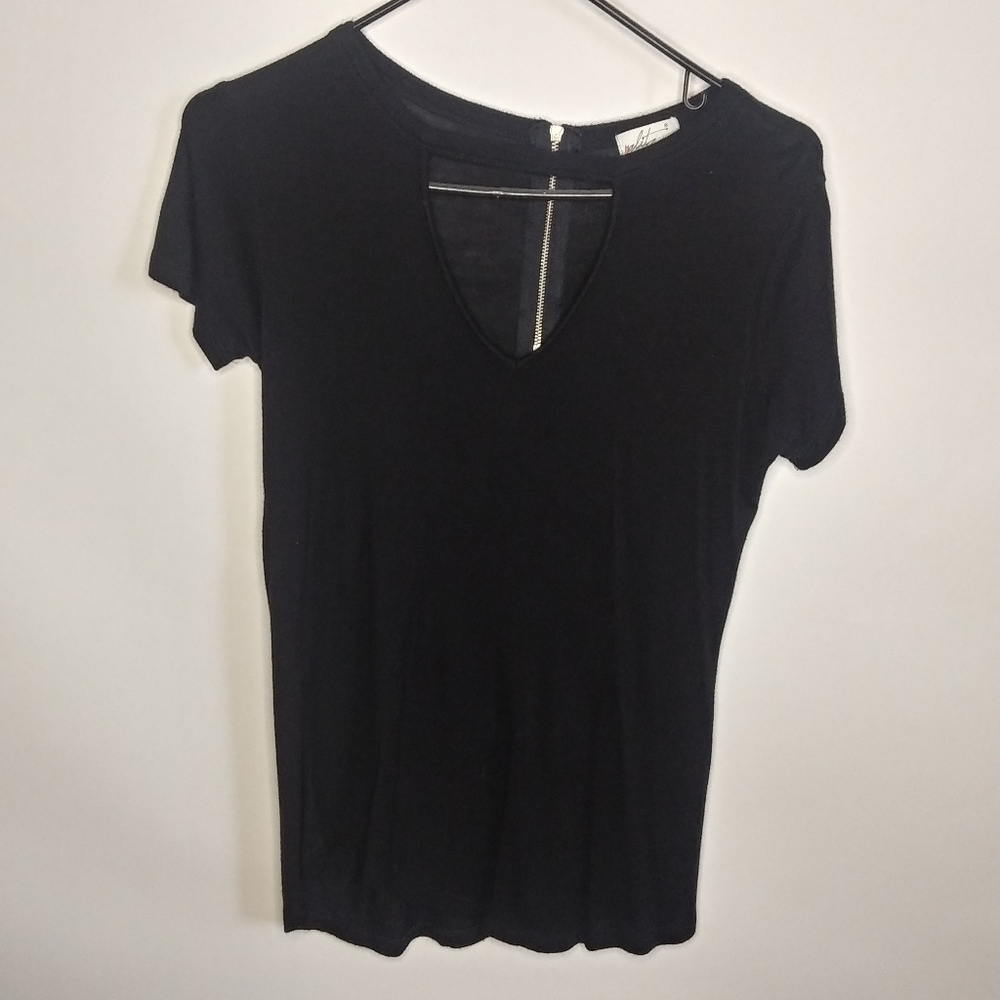 Glitz 1/2 zip on back size medium